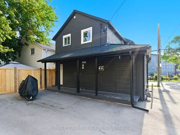 2 Windsor St #2, Hamilton, ON L8R 2G8