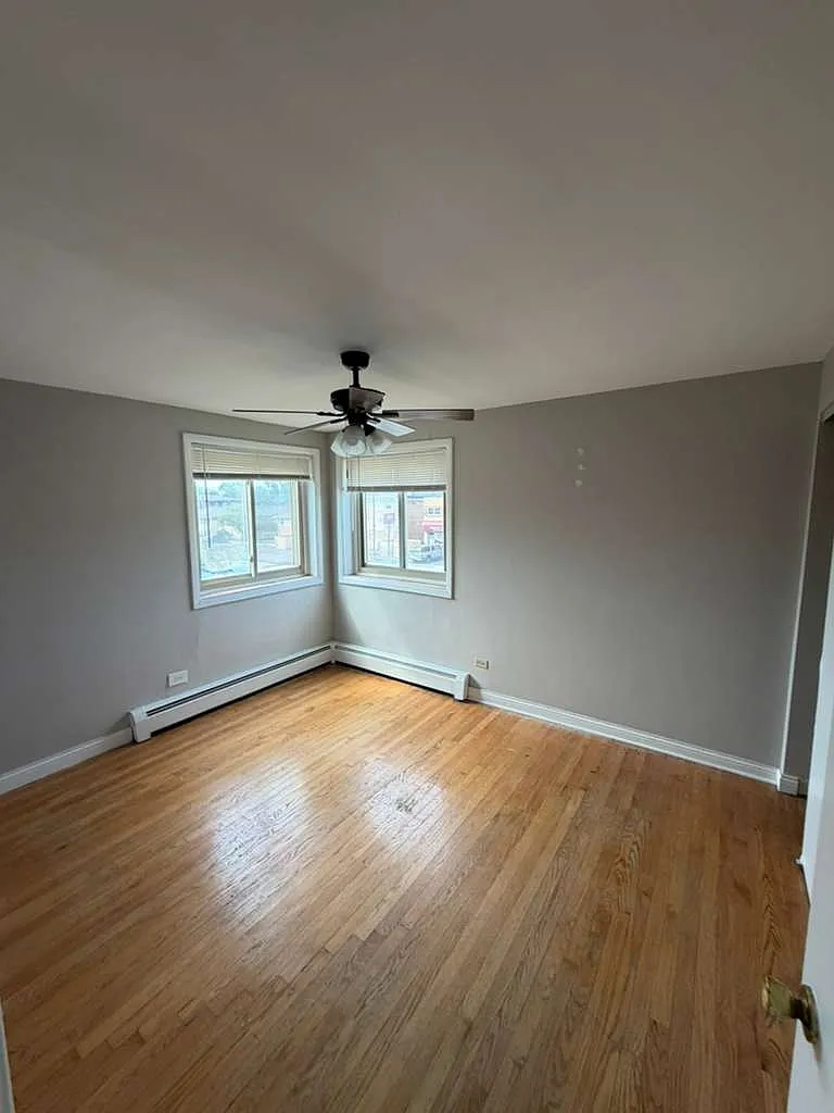 18429 S Torrence Ave — Photo 2