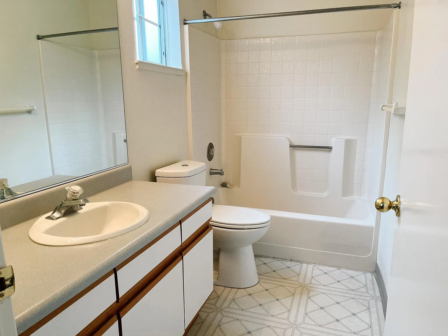 2 bed, 2.5 bath, 1250 sqft, $3,895 — Photo 1