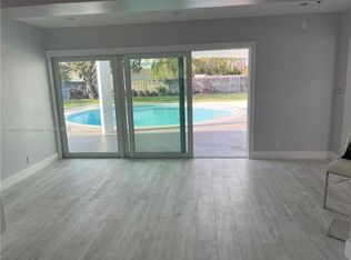 10945 SW 172nd Ter, Miami, FL 33157