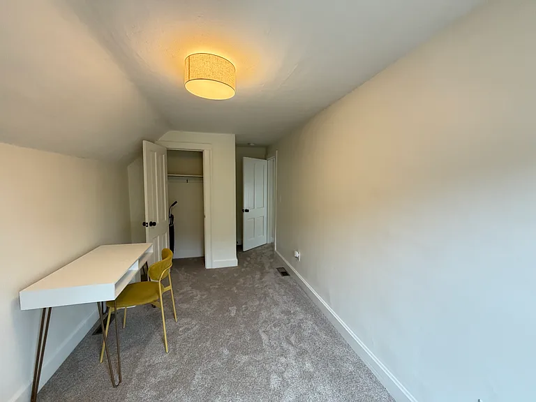 57 Caswell St — Photo 32