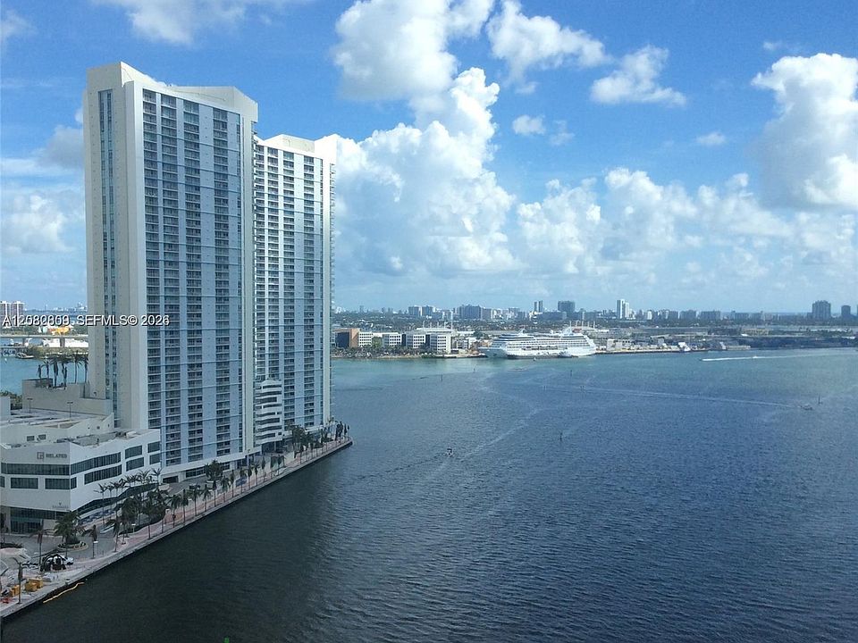 1st image of 325 Biscayne Blvd #1923