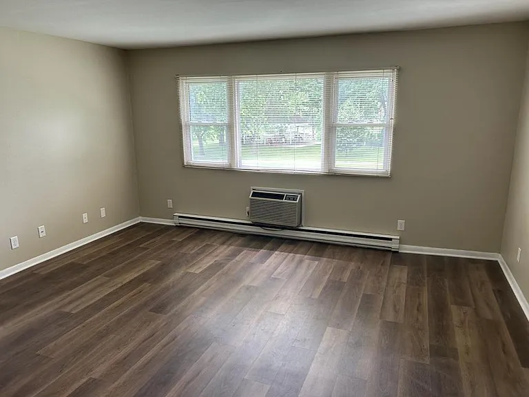 230 S Division St #14 — Photo 11