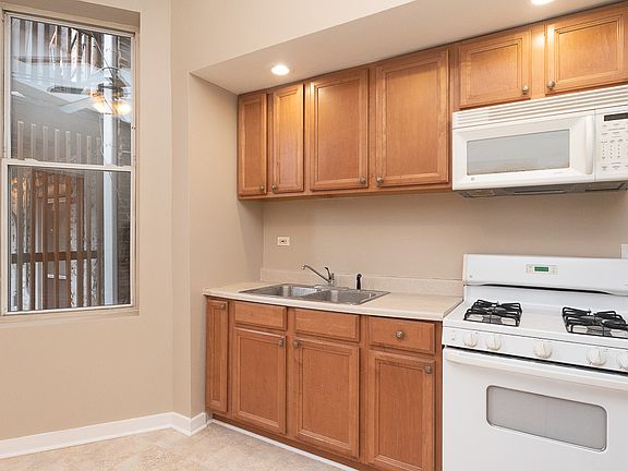 4th image of 1741 W Huron St APT 1R