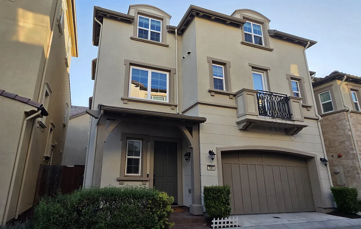 Building Photo - 7081 Hyacinthus Ln