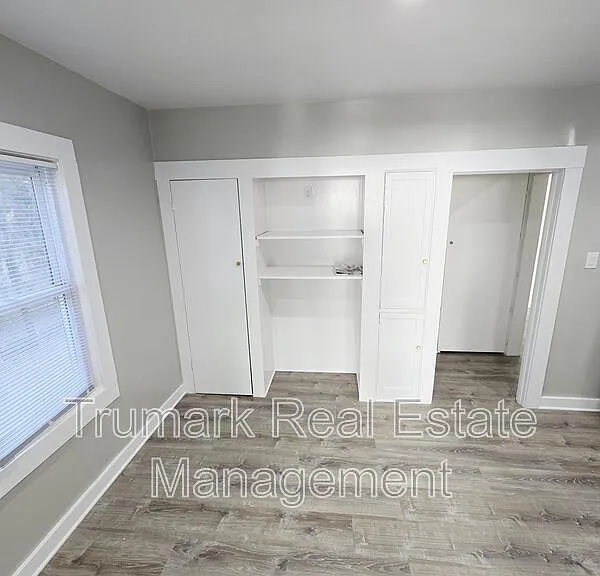 433 W Garfield Ave — Photo 4