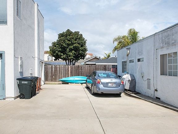 5th image of 3211 Broad St