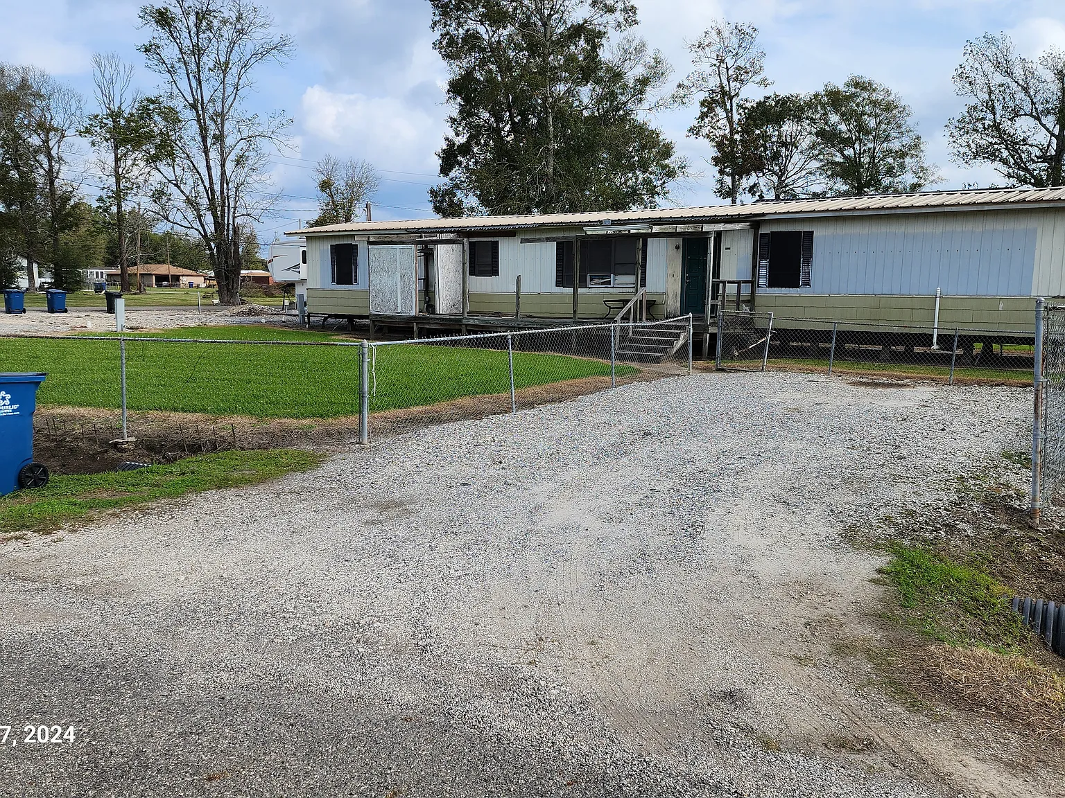 3 bed, 1200 sqft, $900 — Photo 1