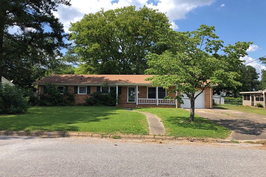 1st image of 141 Valley Dr