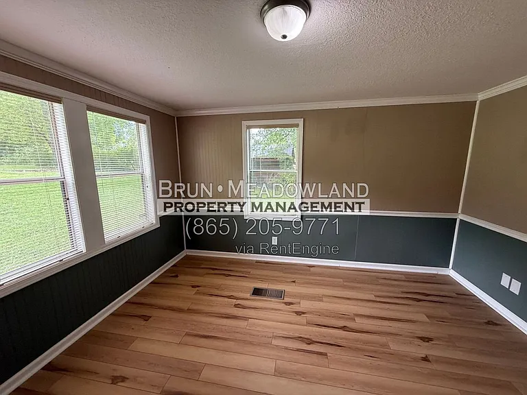 2250 Woodby Ln — Photo 13