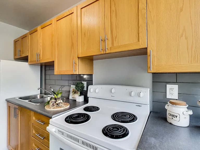 630 Roselawn Ave — Photo 84