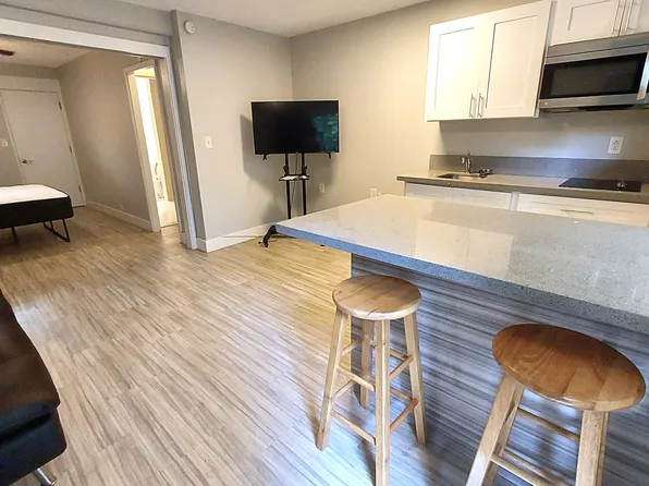 427 Pau St #204, Honolulu, HI 96815