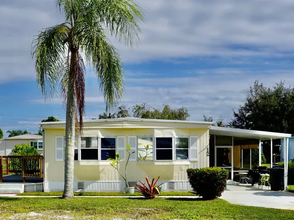 12 Nuestra Calle Lane, Port St Lucie, FL 34952