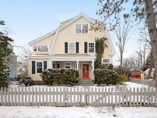 62 Belknap St, Concord, MA 01742