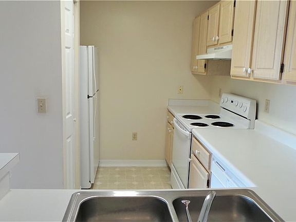 4th image of 1969 Summer Club Dr APT 307