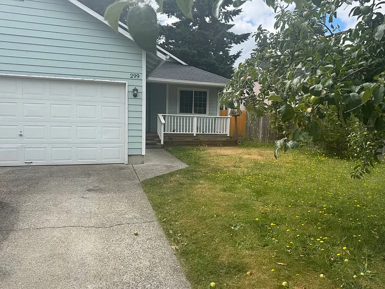299 Wichman St S — Photo 3