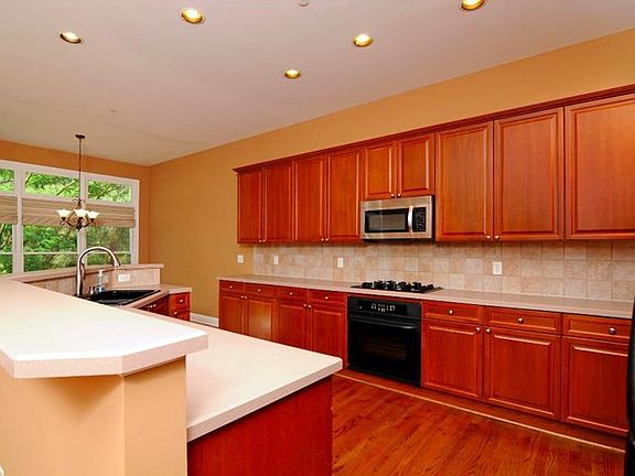 4th image of 1273 Creekside Pl SE