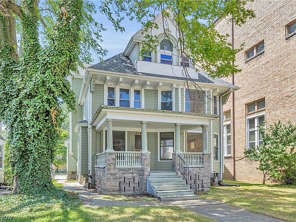 2nd image of 416 Washington Ave
