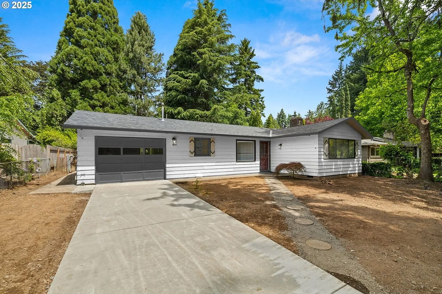 Updated Renovations 3bd 2ba 1,050sq Ft In Lake Oswego — Photo 1