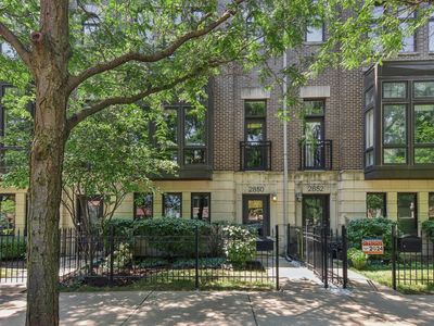 2850 N Paulina St, Chicago, IL, 60657