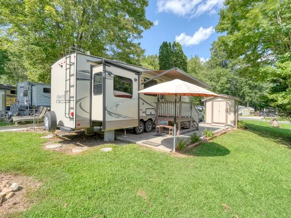 132 Moccasin Ln, Blairsville, GA 30512