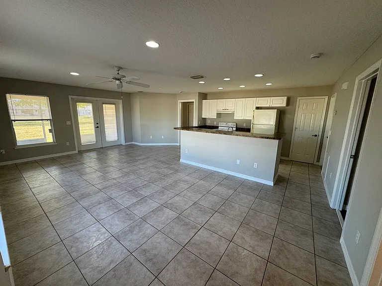 2964 Hester Ave SE — Photo 6