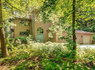 2126 E Timberlane Dr, Traverse City, MI