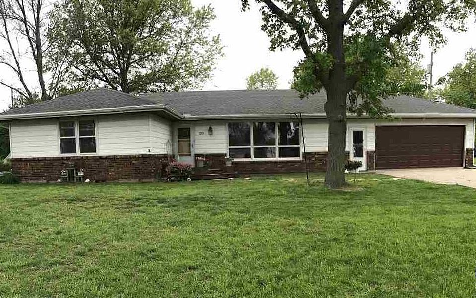 1st image of 133 Oak St