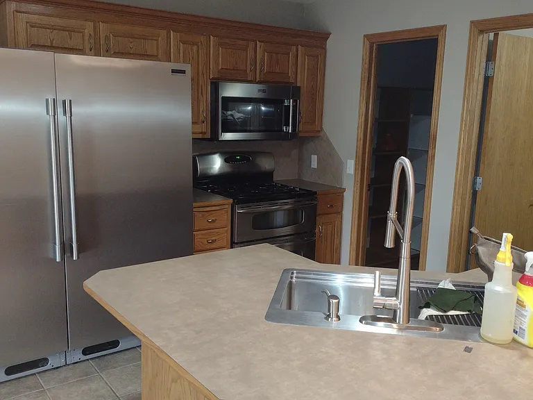 807 Cedar View Ln — Photo 17