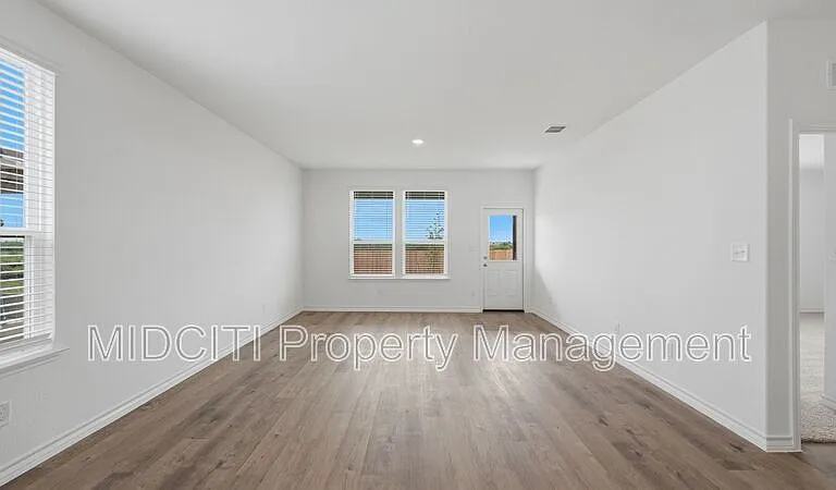 966 Bluegrass Point #NEW BRAUNFELS — Photo 14
