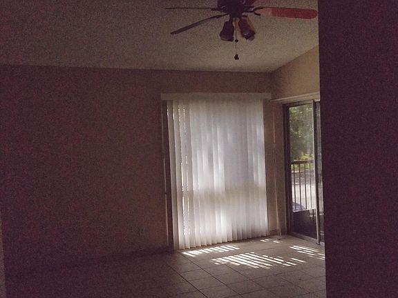 5th image of 4557 Lakeway Dr
