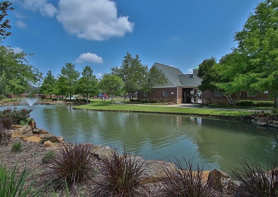 2nd image of 3622 Castle Falls Dr