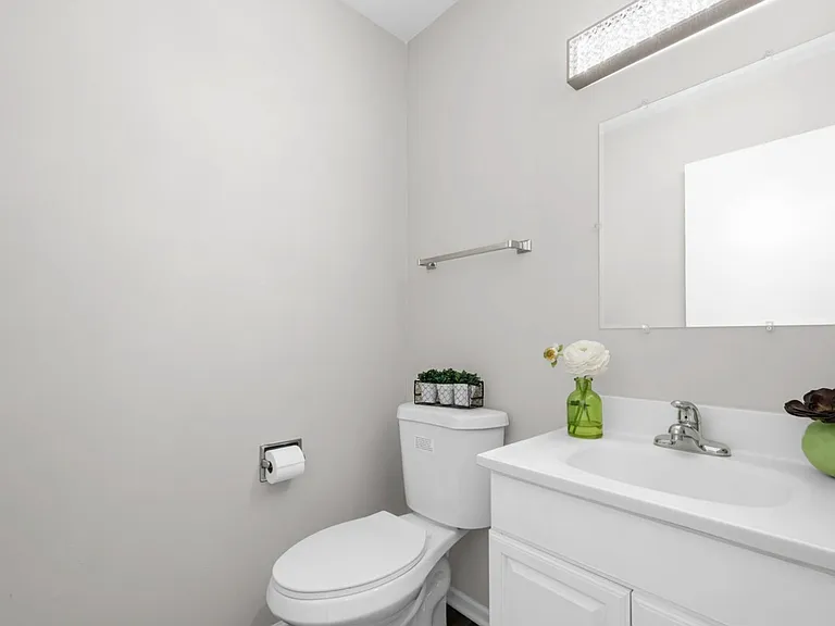 8641 W Foster Ave #1A — Photo 4
