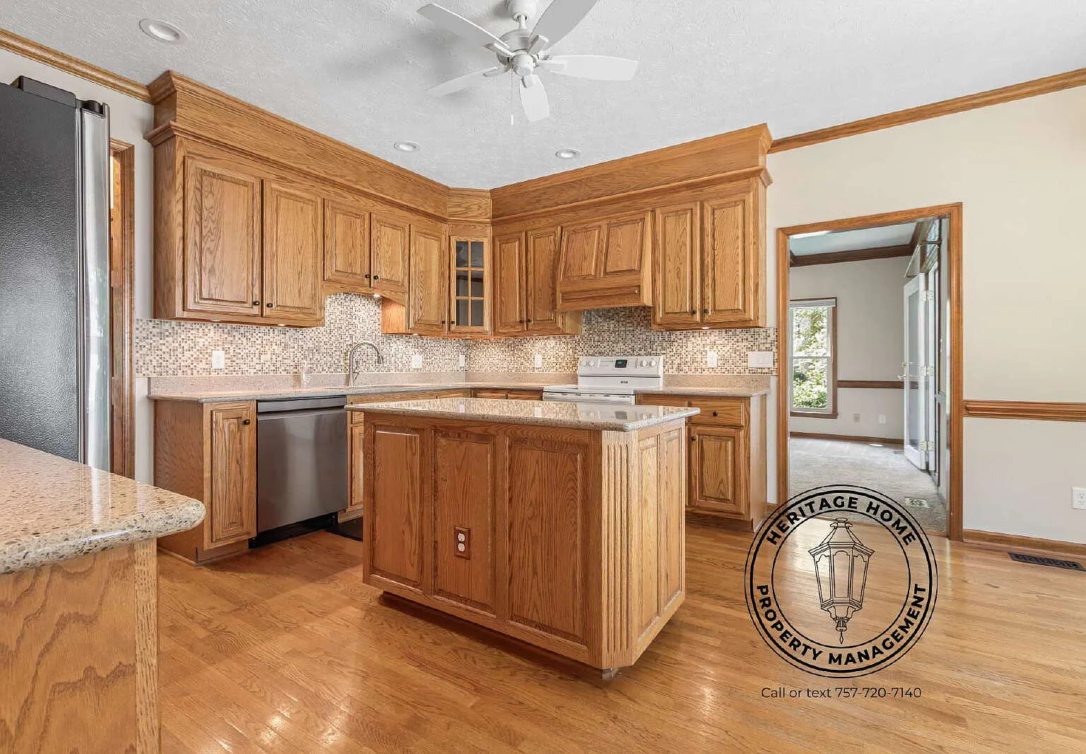 5 bed, 2.5 bath, 3368 sqft, $3,400 — Photo 4