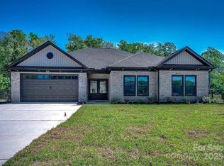 208 Brush Ct, Little River, SC 29566