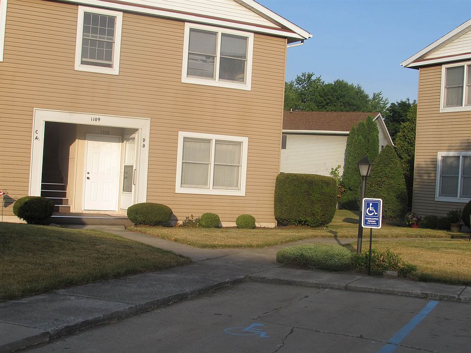 1st image of 1109-1109 Court Ln #A
