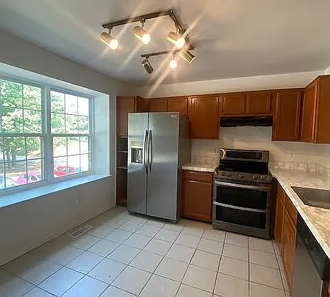 1856 Heather Glen Ct — Photo 2