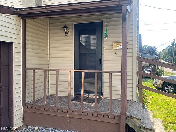 2nd image of 225 W 5th St