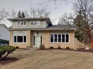 1912 E Kiowa Ln, Mount Prospect, IL