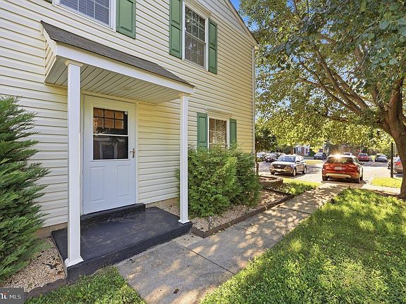 4th image of 569 Lancaster Pl #569