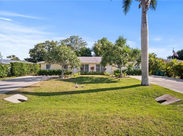 788 102nd AVE N, NAPLES, FL 34108