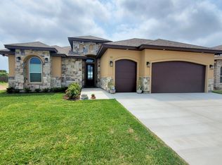35 Arcos Gdns, Pt Isabel, TX 78578