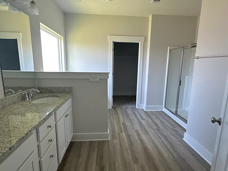 736 Quintana St — Photo 8