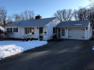 7 Maple Ridge Ave, East Greenbush, NY 12061