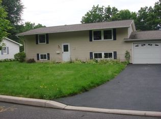 9 Northview Dr, Geneseo, NY 14454