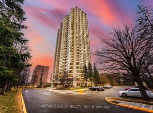 8 Lisa St #903, Brampton, ON L6T 4S6