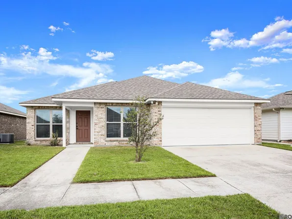 1482 Meadow Crossing Dr, Gonzales, LA 70737