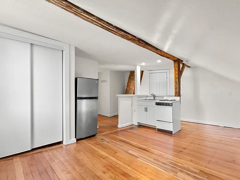 22 Winthrop St #5 — Photo 18