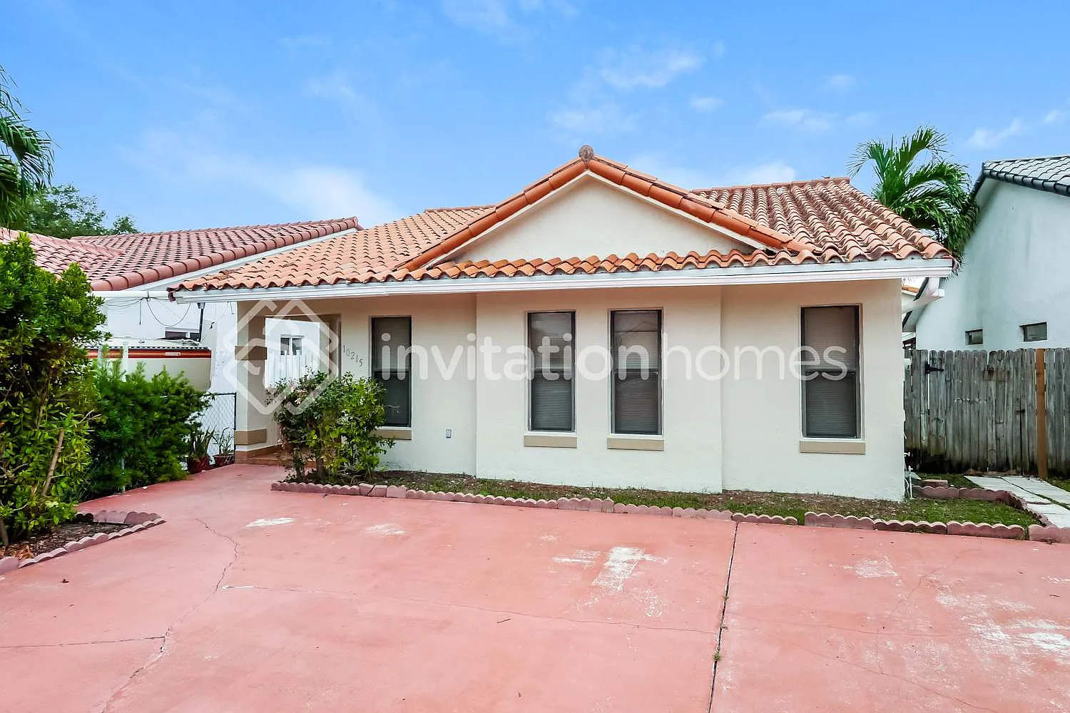 10215 NW 126th St Hialeah, FL 33018 — Photo 1