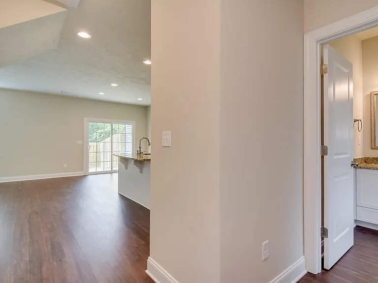 1830 Butternut Dr — Photo 7